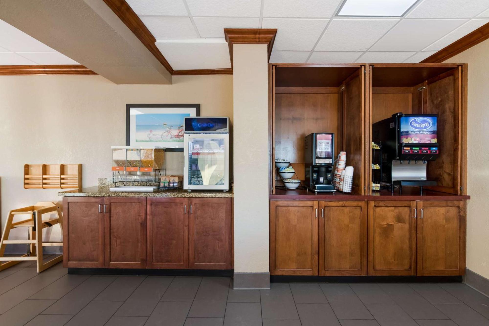 Comfort Inn South Oceanfront Nags Head Exterior photo